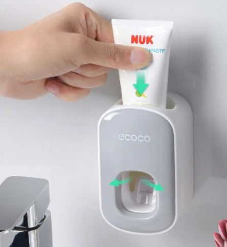 Distributeur automatique de dentifrice