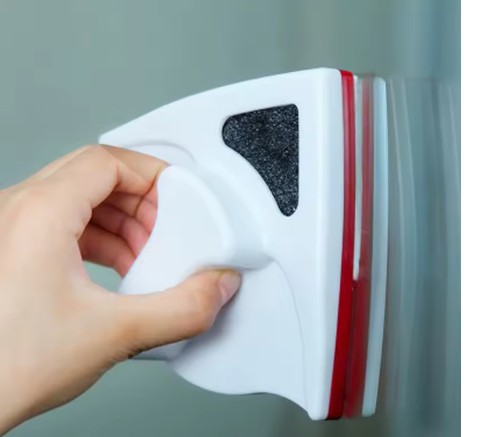 Nettoyeur de vitres magnétique